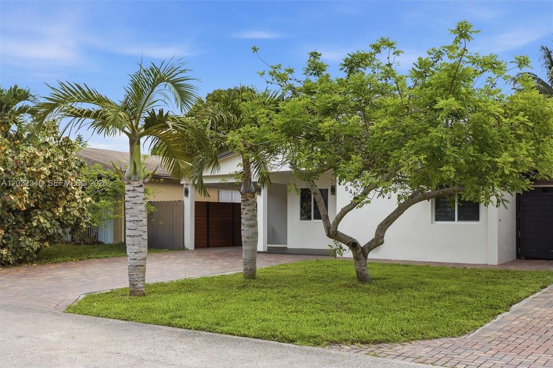For Sale: $550,000 (3 beds, 2 baths, 1205 Square Feet)