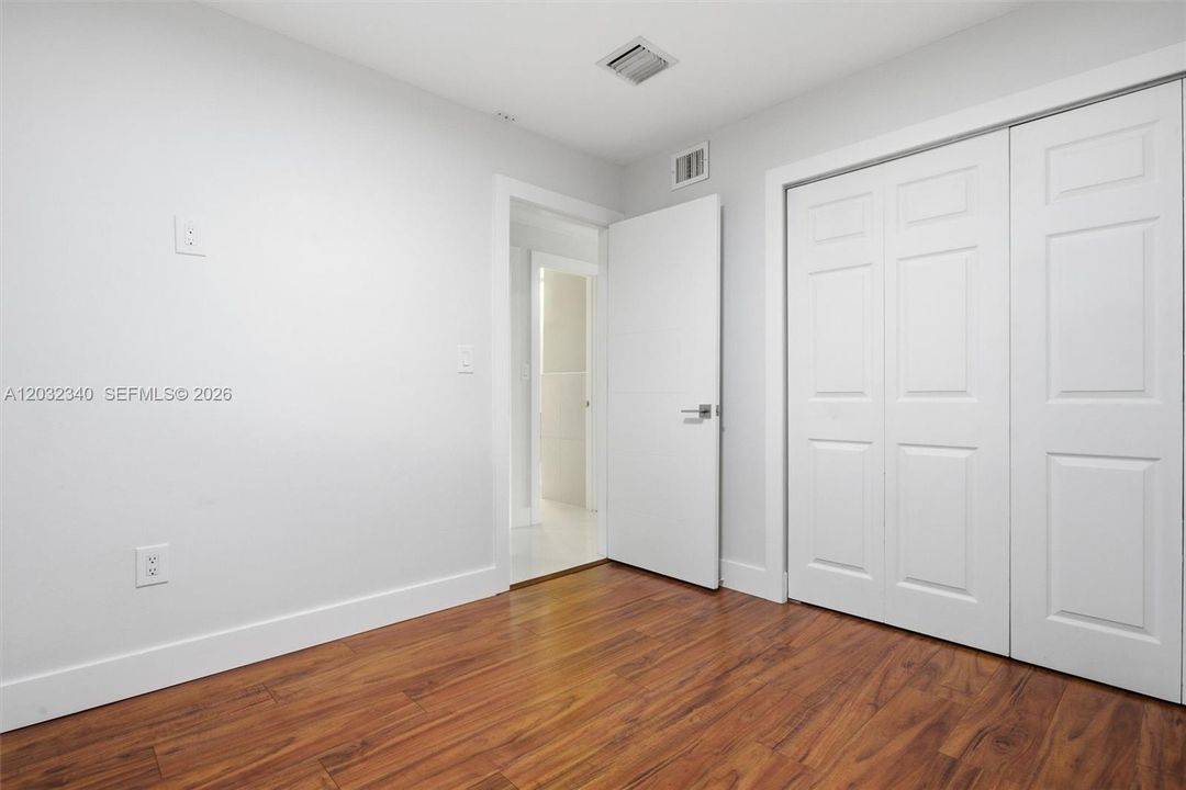For Sale: $550,000 (3 beds, 2 baths, 1205 Square Feet)