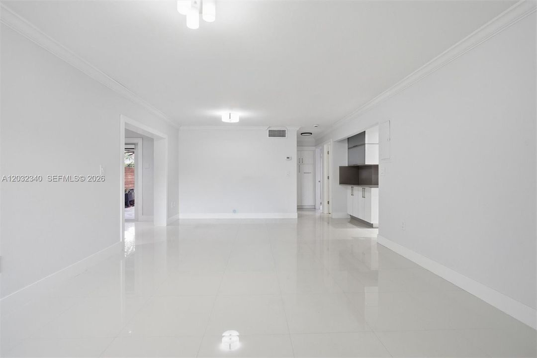 For Sale: $550,000 (3 beds, 2 baths, 1205 Square Feet)