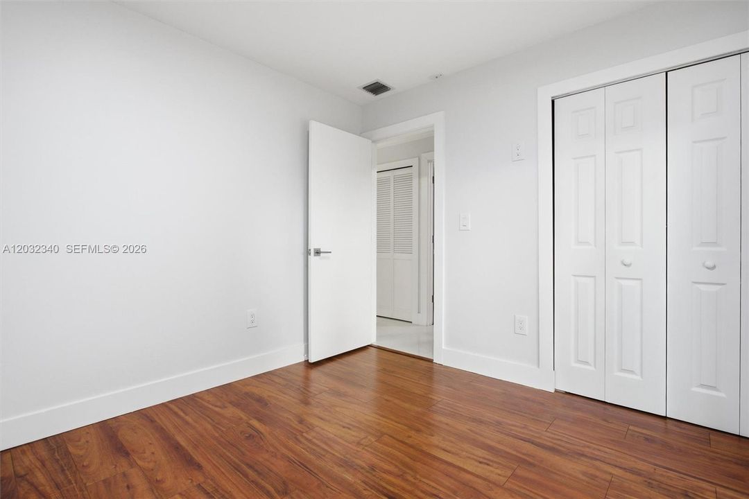 For Sale: $550,000 (3 beds, 2 baths, 1205 Square Feet)