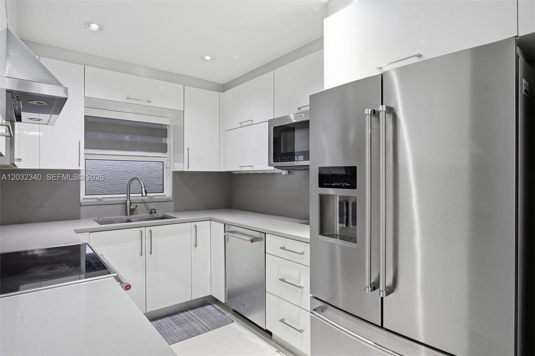 For Sale: $550,000 (3 beds, 2 baths, 1205 Square Feet)