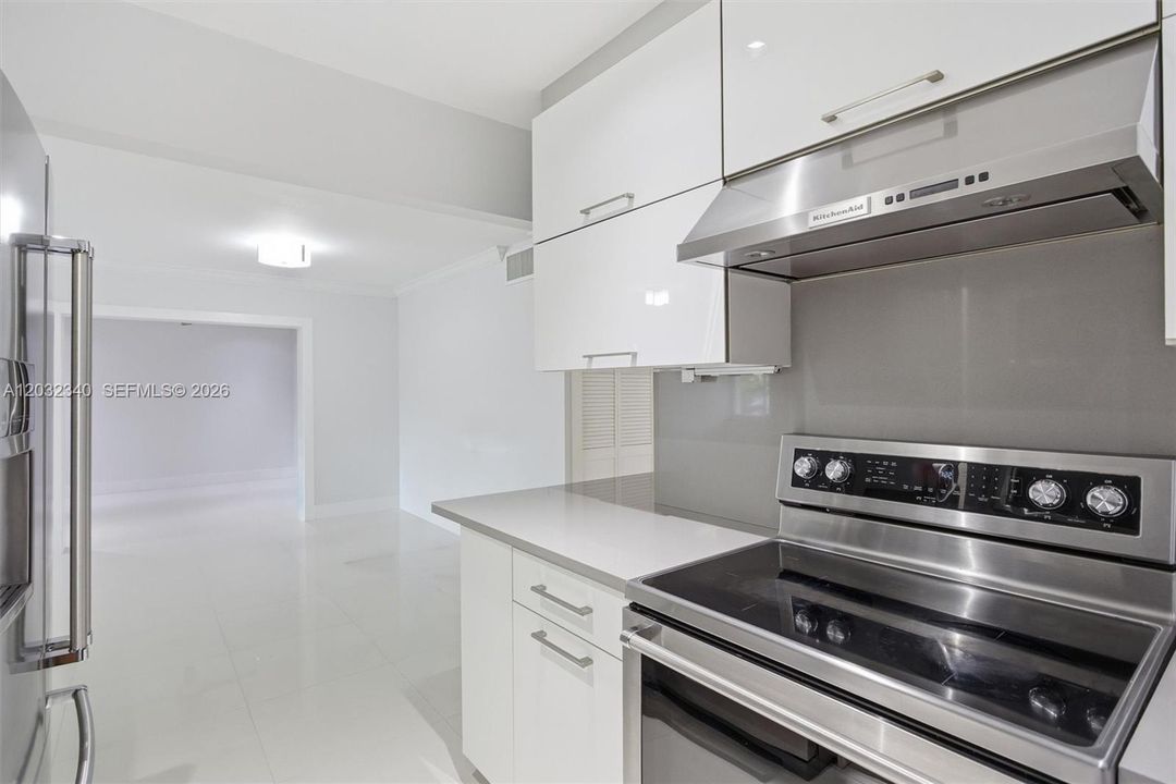 For Sale: $550,000 (3 beds, 2 baths, 1205 Square Feet)