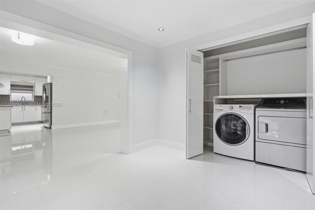 For Sale: $550,000 (3 beds, 2 baths, 1205 Square Feet)