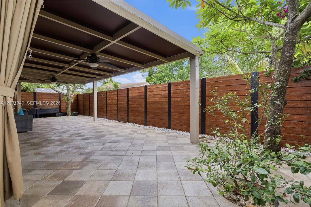 For Sale: $550,000 (3 beds, 2 baths, 1205 Square Feet)
