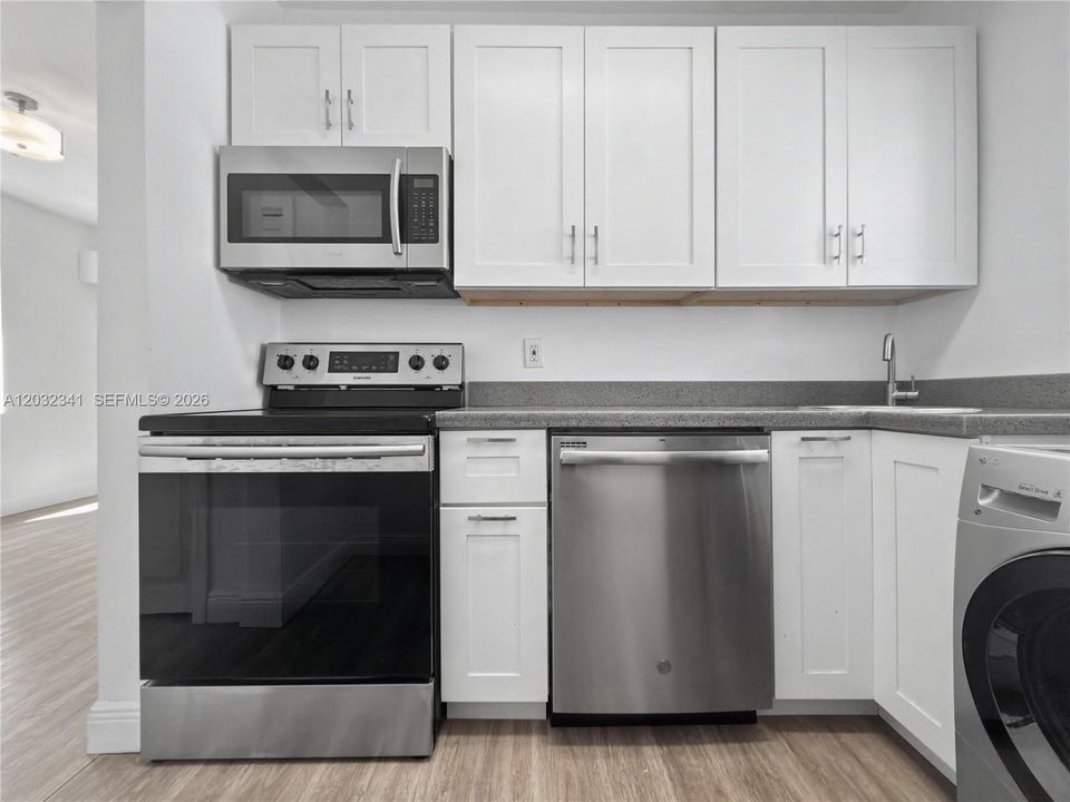 For Rent: $2,200 (0 beds, 1 baths, 600 Square Feet)