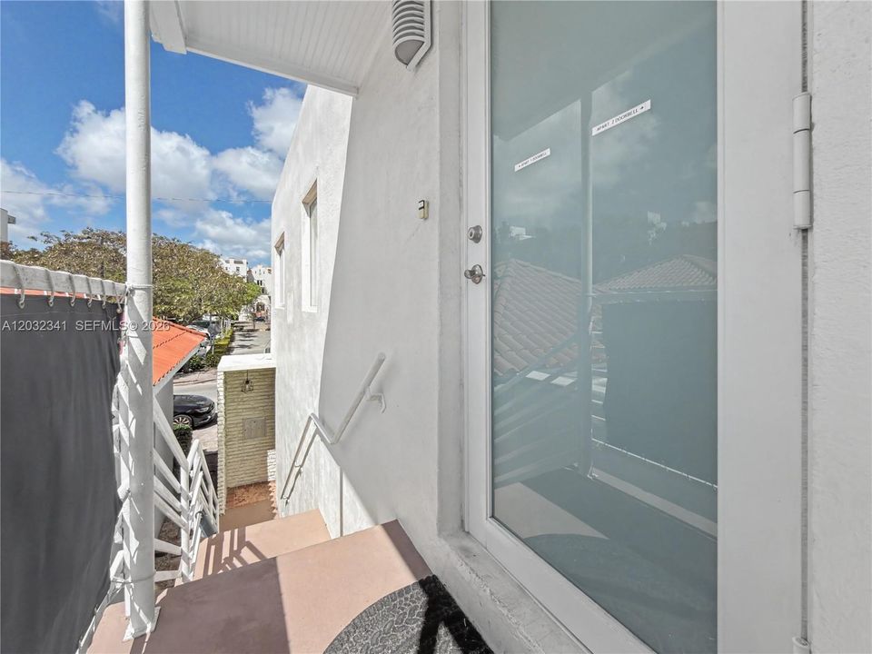 For Rent: $2,200 (0 beds, 1 baths, 600 Square Feet)