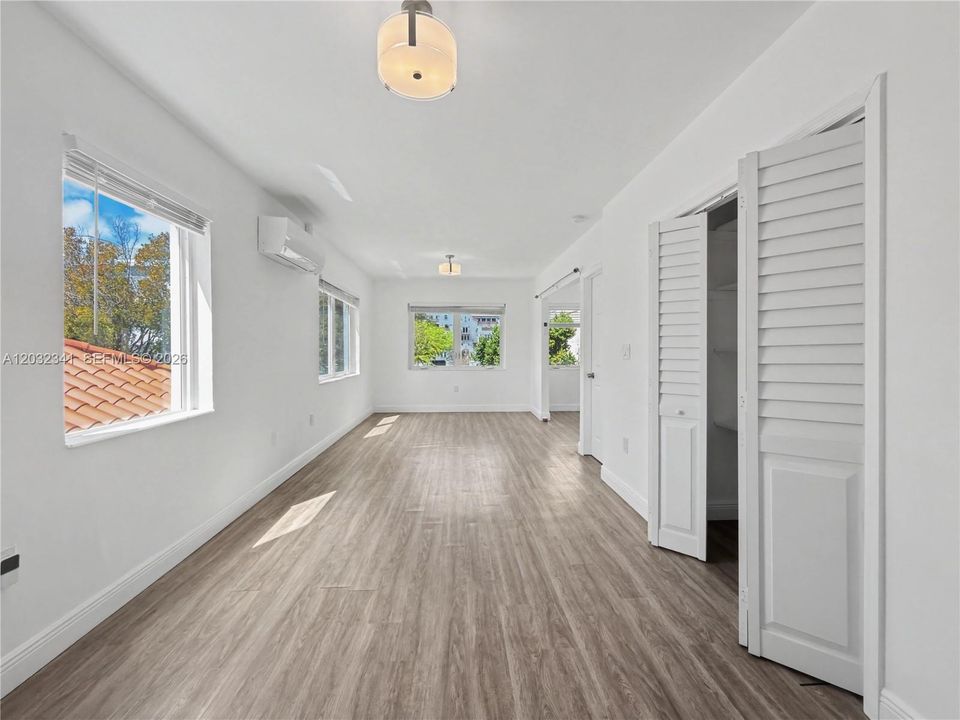 For Rent: $2,200 (0 beds, 1 baths, 600 Square Feet)