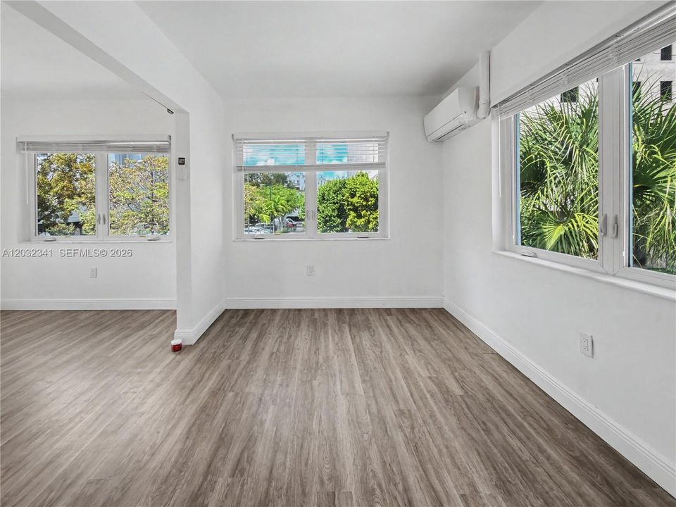 For Rent: $2,200 (0 beds, 1 baths, 600 Square Feet)