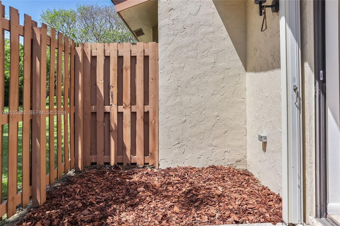 For Rent: $3,000 (3 beds, 2 baths, 1480 Square Feet)