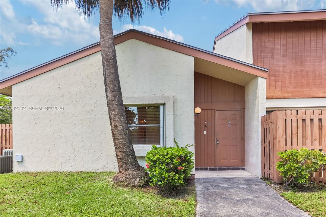 For Rent: $3,000 (3 beds, 2 baths, 1480 Square Feet)