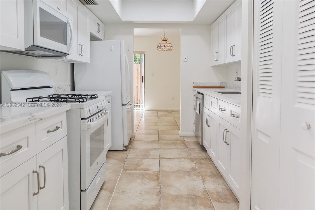 For Rent: $3,000 (3 beds, 2 baths, 1480 Square Feet)