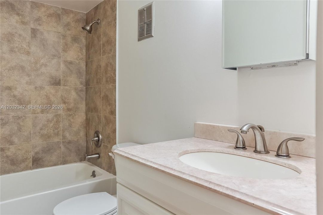 For Rent: $3,000 (3 beds, 2 baths, 1480 Square Feet)