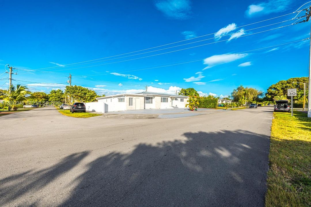 For Sale: $840,000 (4 beds, 2 baths, 2214 Square Feet)