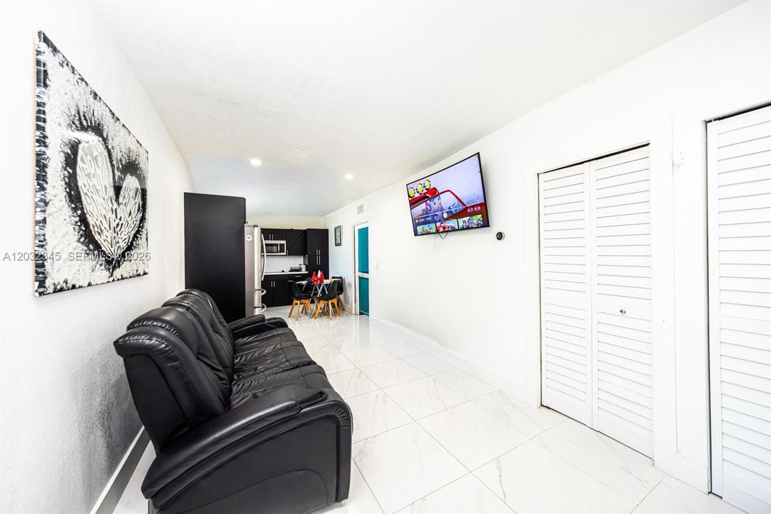 For Sale: $840,000 (4 beds, 2 baths, 2214 Square Feet)