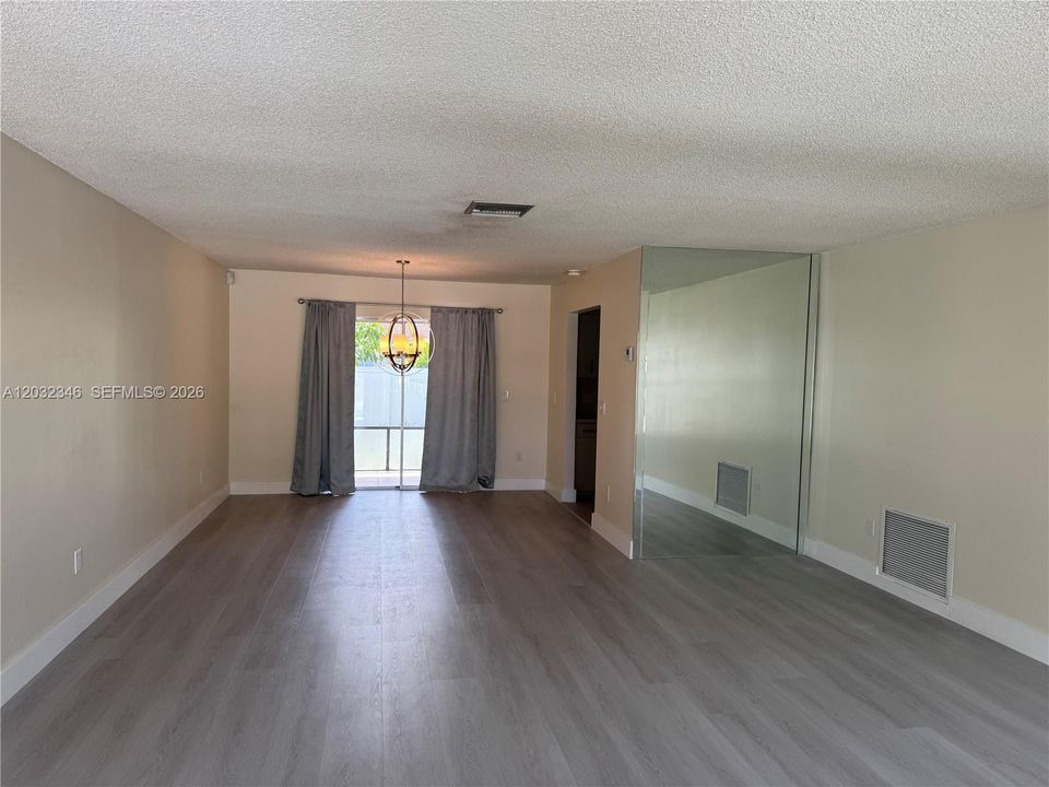For Rent: $3,500 (0 beds, 2 baths, 1477 Square Feet)