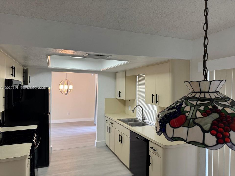 For Rent: $3,500 (0 beds, 2 baths, 1477 Square Feet)