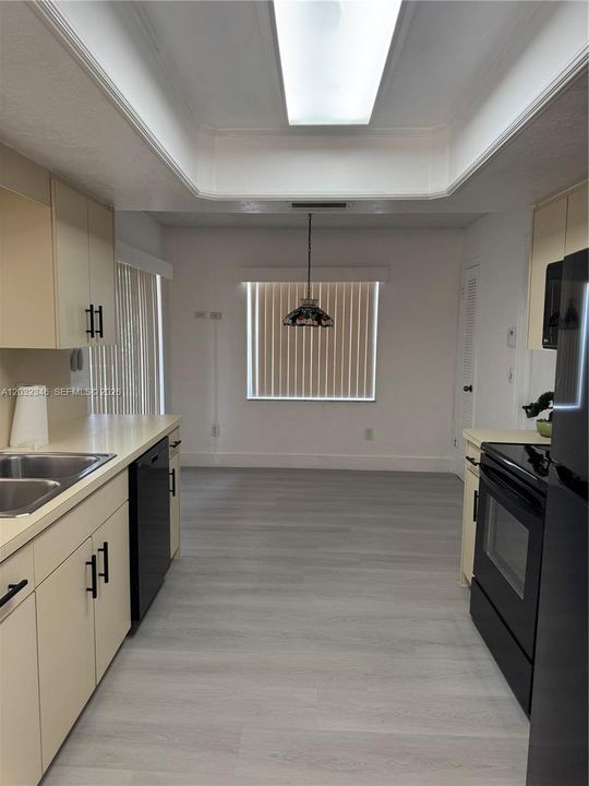 For Rent: $3,500 (0 beds, 2 baths, 1477 Square Feet)
