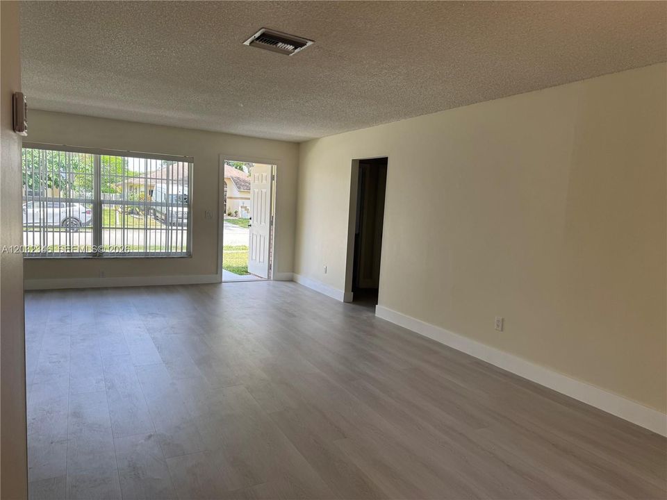 For Rent: $3,500 (0 beds, 2 baths, 1477 Square Feet)