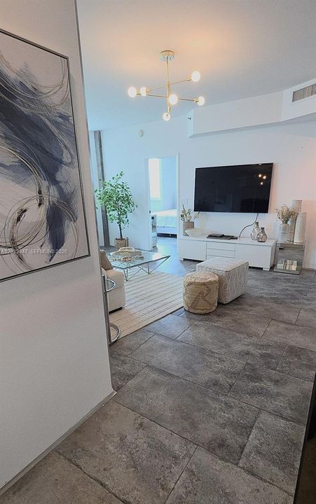 For Rent: $7,200 (2 beds, 1 baths, 1090 Square Feet)
