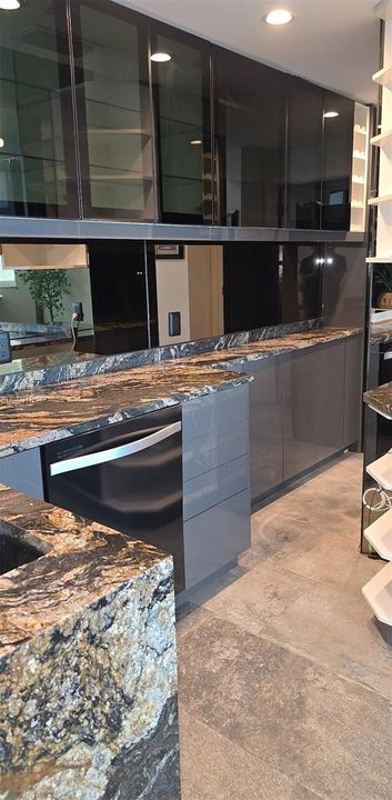 For Rent: $7,200 (2 beds, 1 baths, 1090 Square Feet)