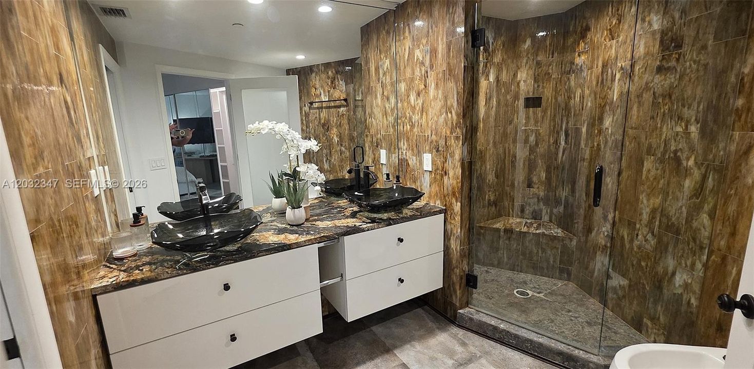 For Rent: $7,200 (2 beds, 1 baths, 1090 Square Feet)