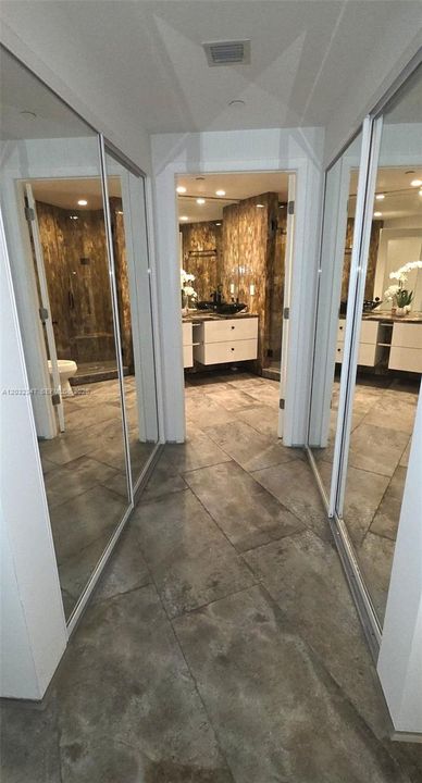 For Rent: $7,200 (2 beds, 1 baths, 1090 Square Feet)