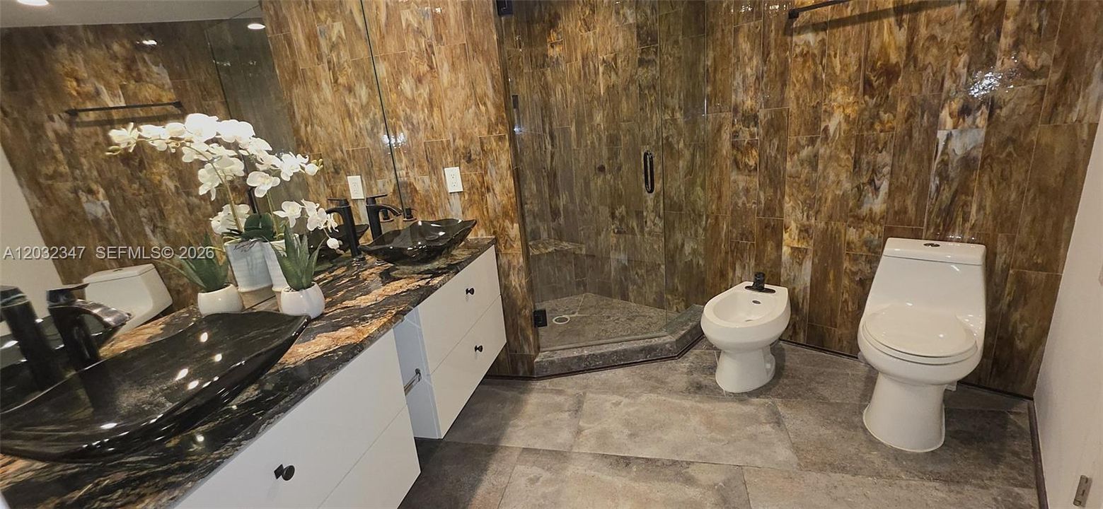 For Rent: $7,200 (2 beds, 1 baths, 1090 Square Feet)