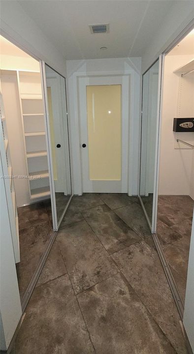 For Rent: $7,200 (2 beds, 1 baths, 1090 Square Feet)