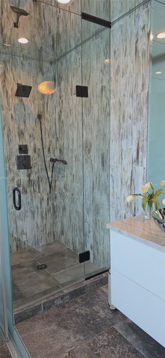 For Rent: $7,200 (2 beds, 1 baths, 1090 Square Feet)