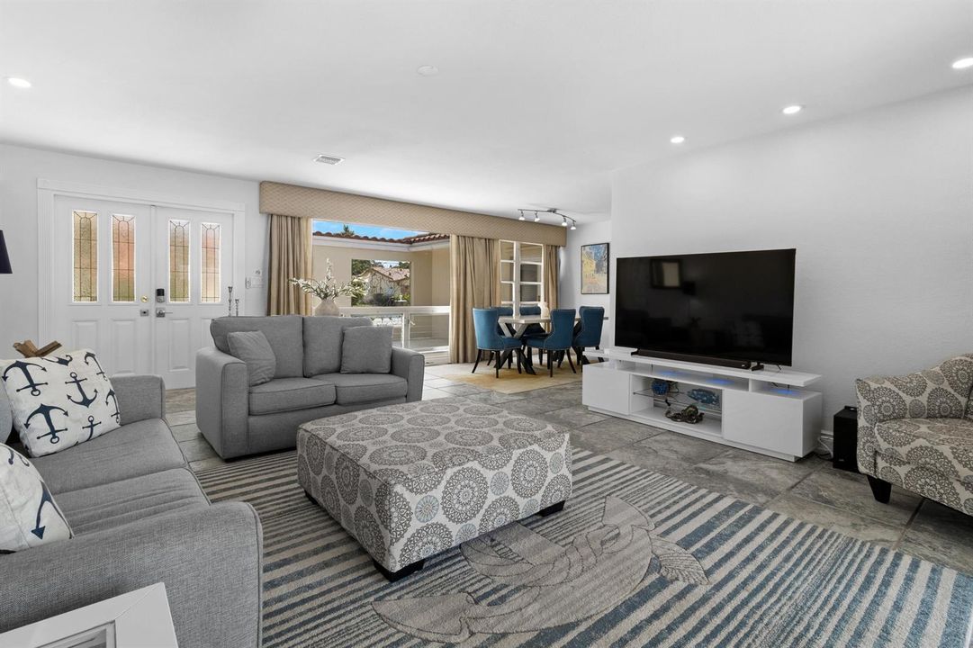 accutour_1418-ne-57th-pl-12
