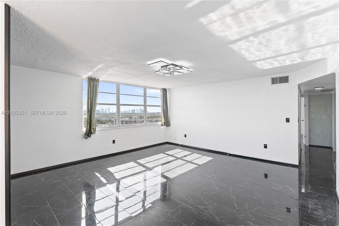 For Rent: $2,300 (2 beds, 2 baths, 1140 Square Feet)