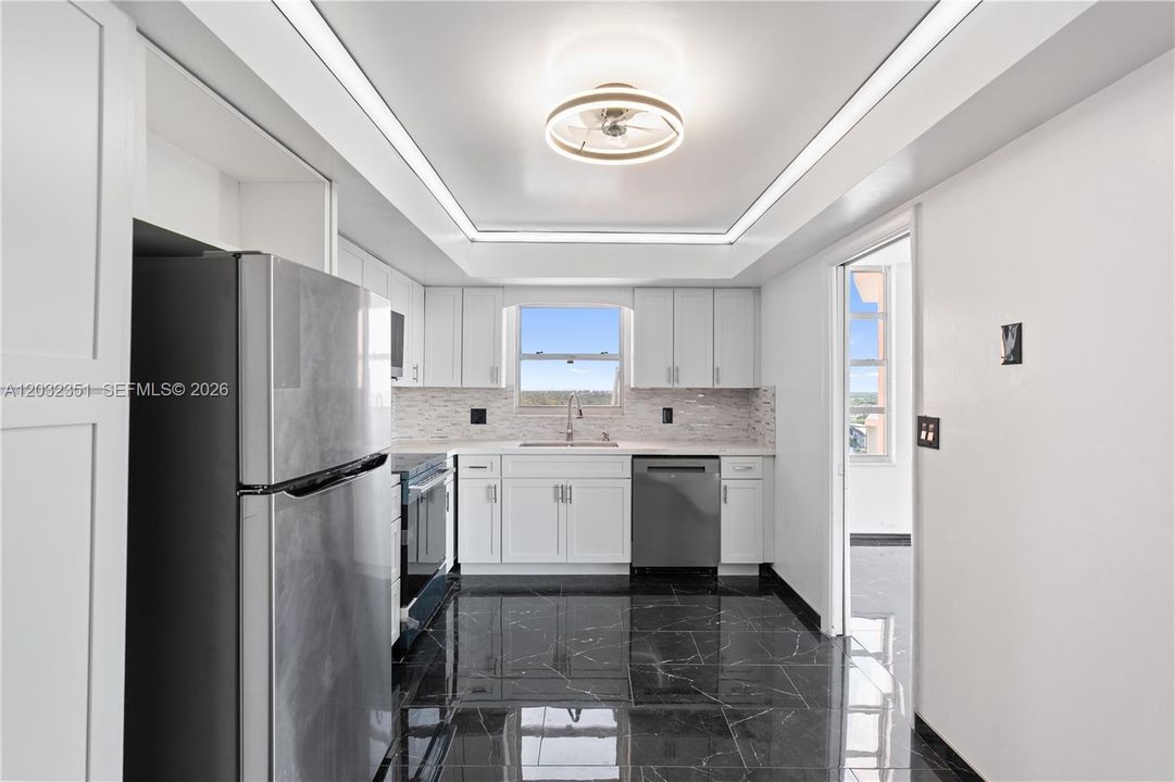 For Rent: $2,300 (2 beds, 2 baths, 1140 Square Feet)