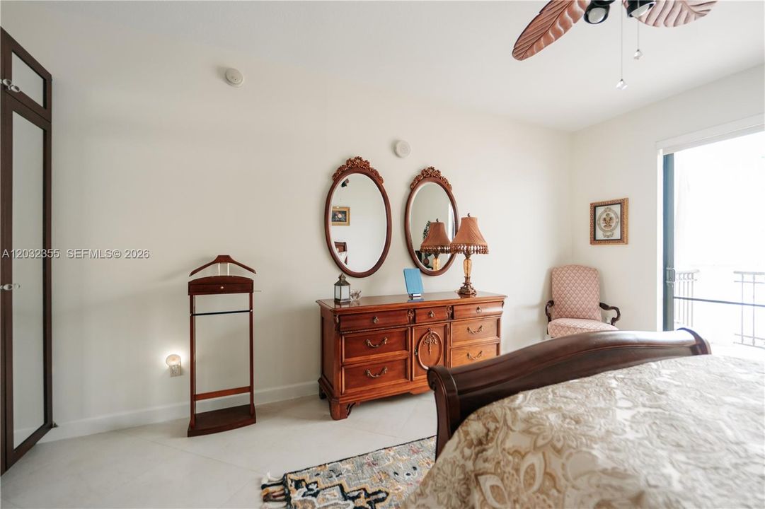 For Sale: $738,000 (2 beds, 2 baths, 1925 Square Feet)