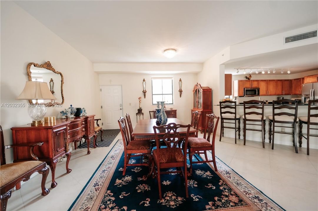 For Sale: $738,000 (2 beds, 2 baths, 1925 Square Feet)