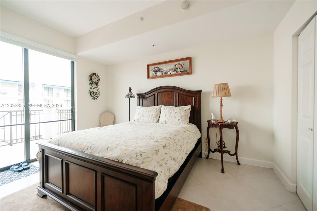 For Sale: $738,000 (2 beds, 2 baths, 1925 Square Feet)