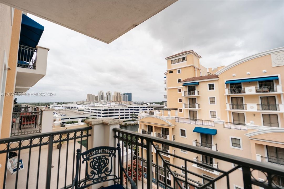 For Sale: $738,000 (2 beds, 2 baths, 1925 Square Feet)