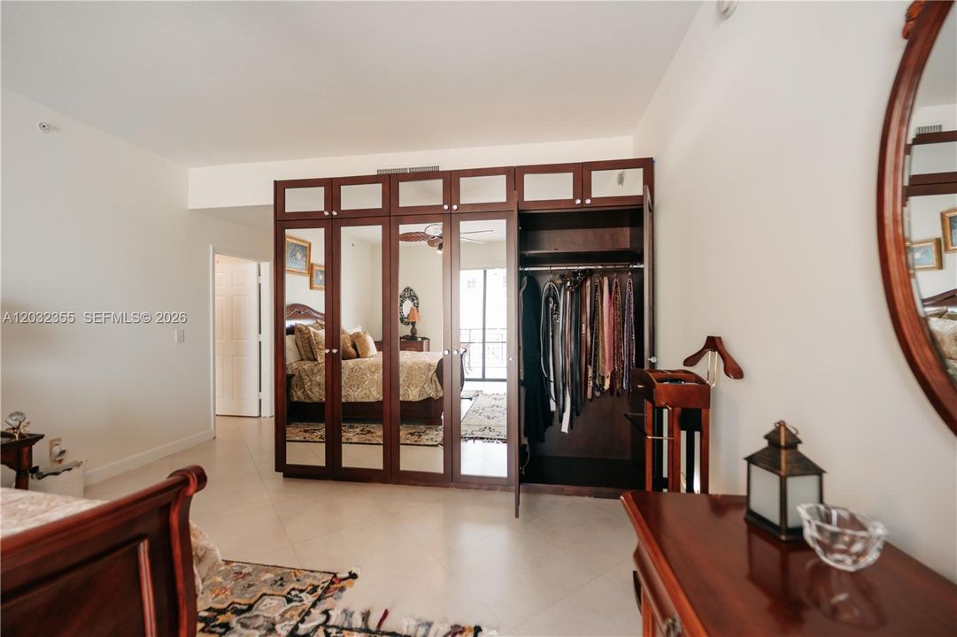 For Sale: $738,000 (2 beds, 2 baths, 1925 Square Feet)