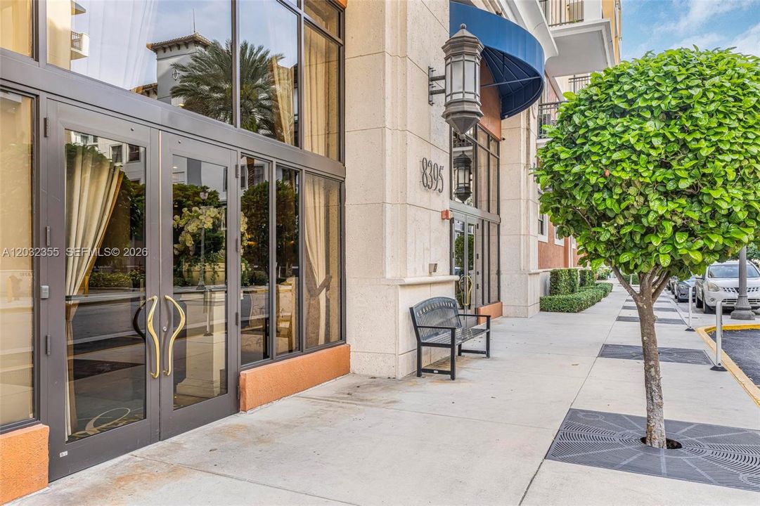 For Sale: $738,000 (2 beds, 2 baths, 1925 Square Feet)