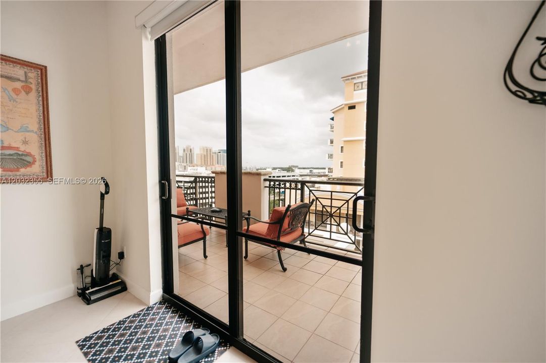 For Sale: $738,000 (2 beds, 2 baths, 1925 Square Feet)