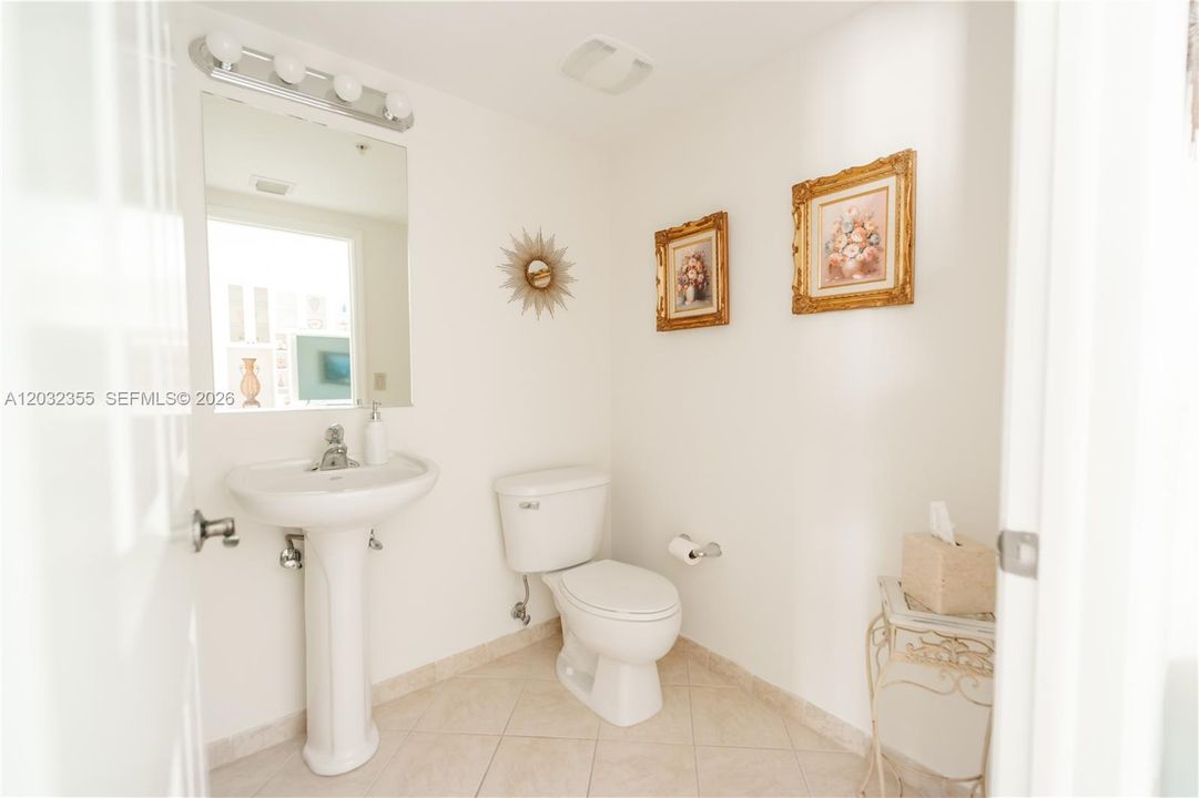 For Sale: $738,000 (2 beds, 2 baths, 1925 Square Feet)
