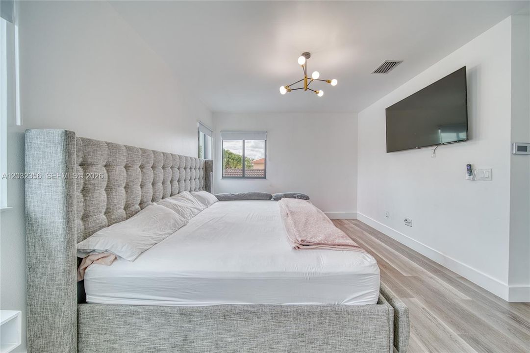 For Sale: $665,000 (3 beds, 2 baths, 1772 Square Feet)