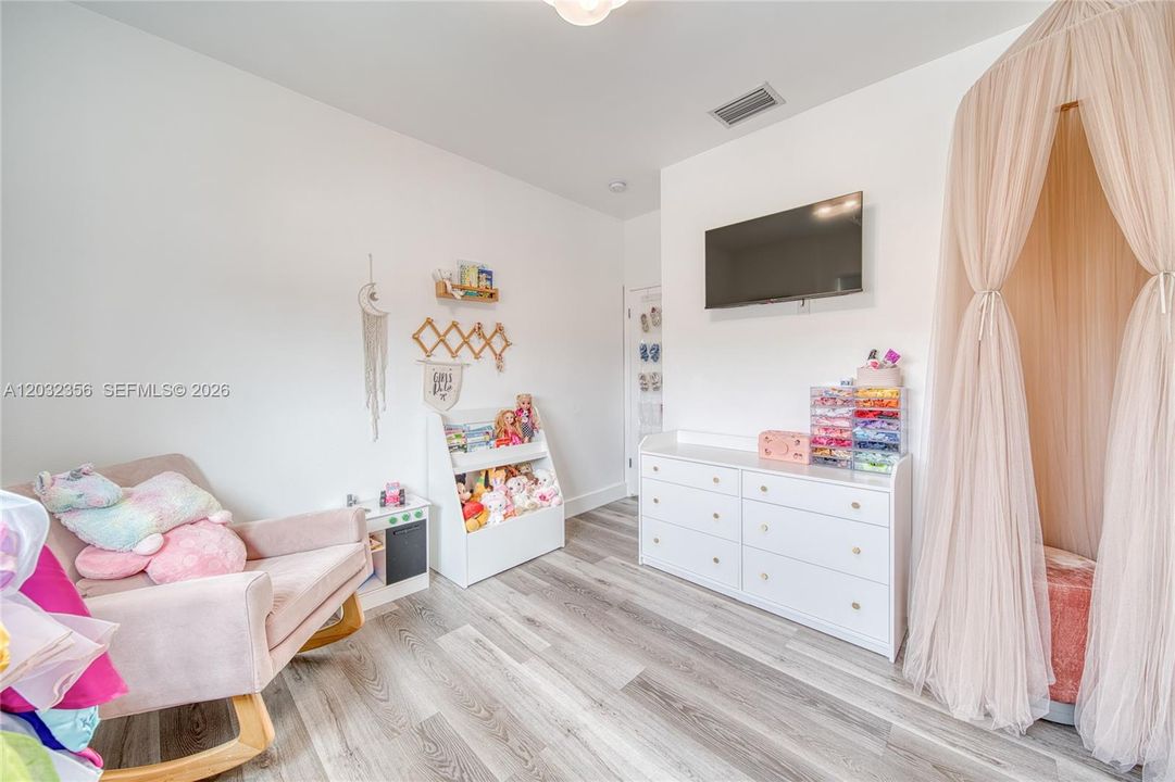 For Sale: $665,000 (3 beds, 2 baths, 1772 Square Feet)