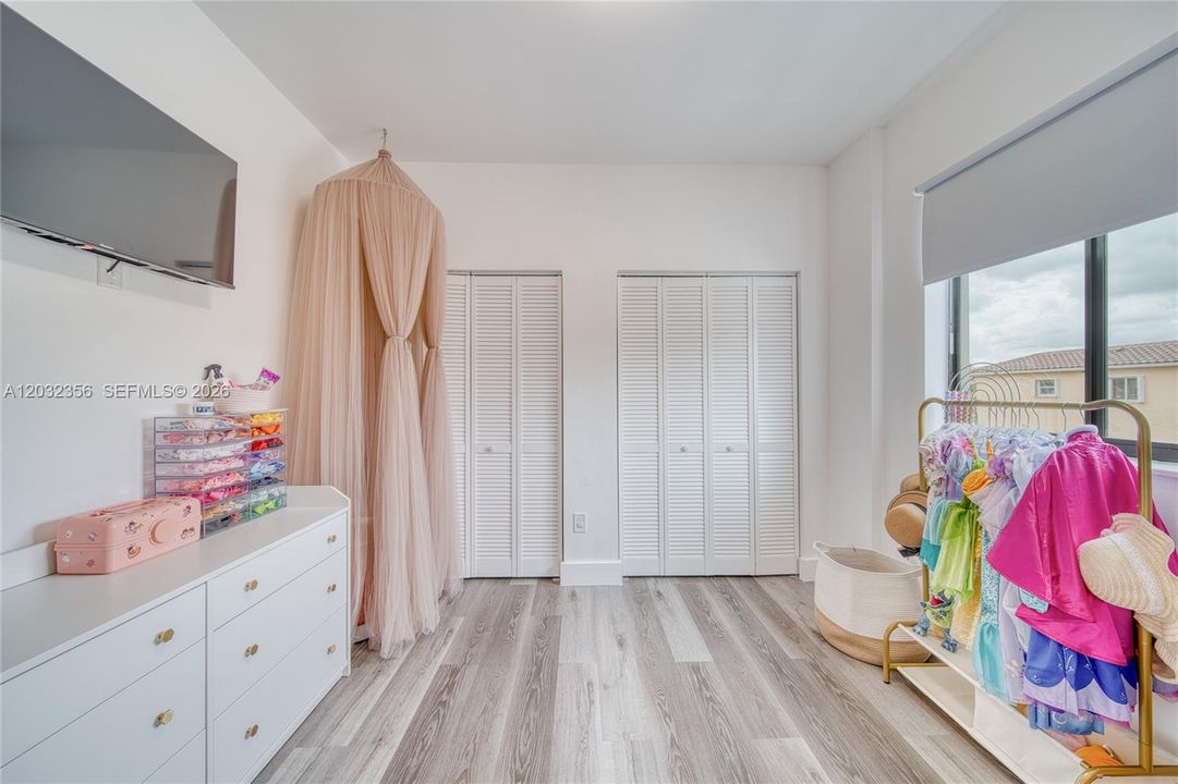 For Sale: $665,000 (3 beds, 2 baths, 1772 Square Feet)