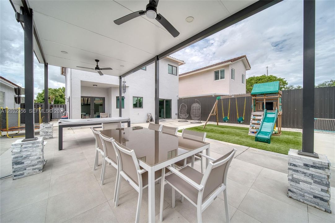 For Sale: $665,000 (3 beds, 2 baths, 1772 Square Feet)