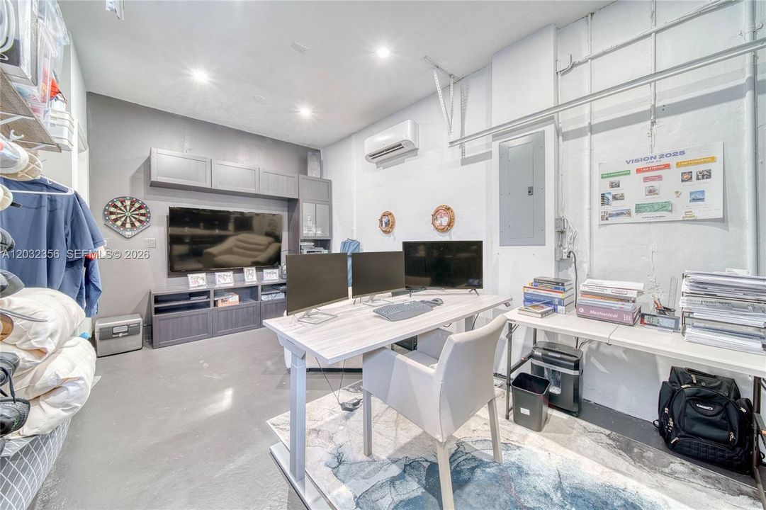 For Sale: $665,000 (3 beds, 2 baths, 1772 Square Feet)