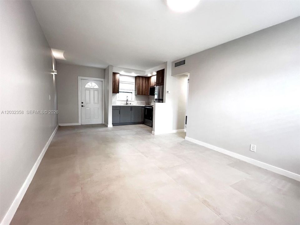 For Rent: $1,700 (1 beds, 1 baths, 480 Square Feet)