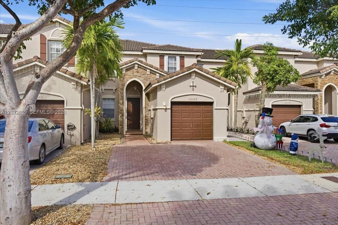 For Sale: $554,990 (3 beds, 2 baths, 1784 Square Feet)