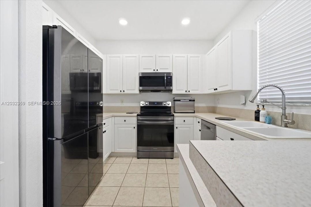 For Sale: $554,990 (3 beds, 2 baths, 1784 Square Feet)