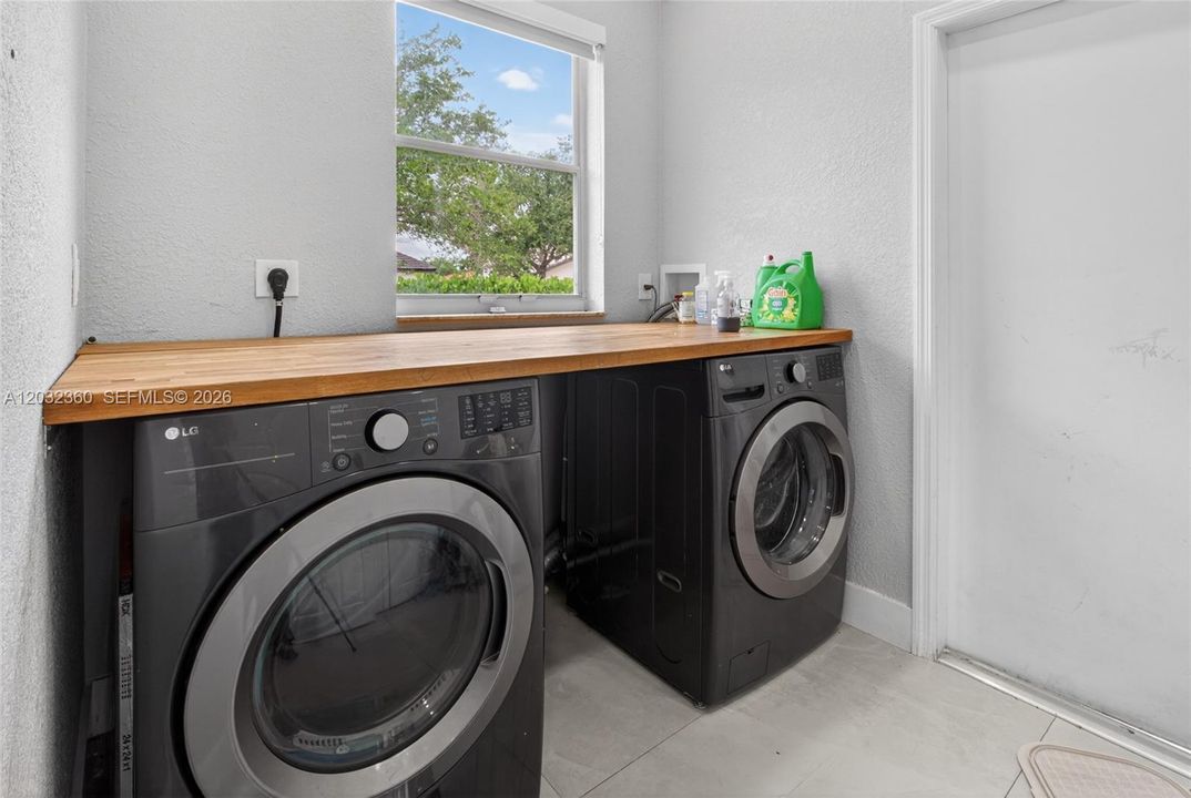 En Renta: $8,990 (5 camas, 4 baños, 3408 Pies cuadrados)