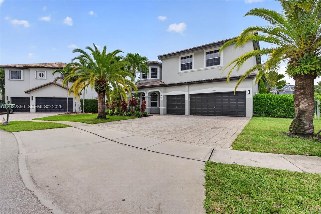 En Renta: $8,990 (5 camas, 4 baños, 3408 Pies cuadrados)